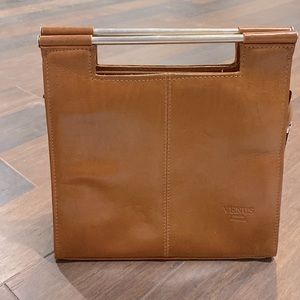Venus Italian leather purse like new